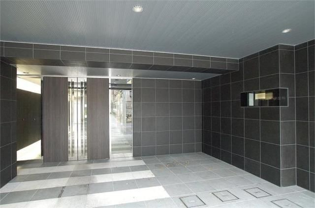 ステージグランデ神楽坂のロビー|■モニタ付オートロック■駐輪場（屋外のスライド式ラック）