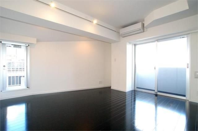 ステージグランデ神楽坂の居間・リビング|■エアコン■24時間換気システム■ダウンライト■２面採光