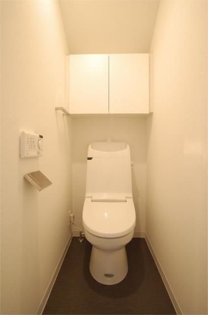 ステージグランデ神楽坂のトイレ|♪温水洗浄便座♪■ウォールキャビネット収納付き♪