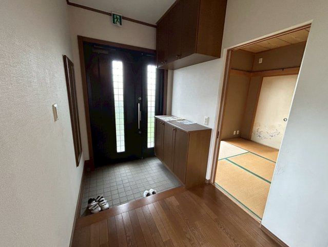 【玄関】 | 【眺望良し】桐生市堤町1丁目　4LDK