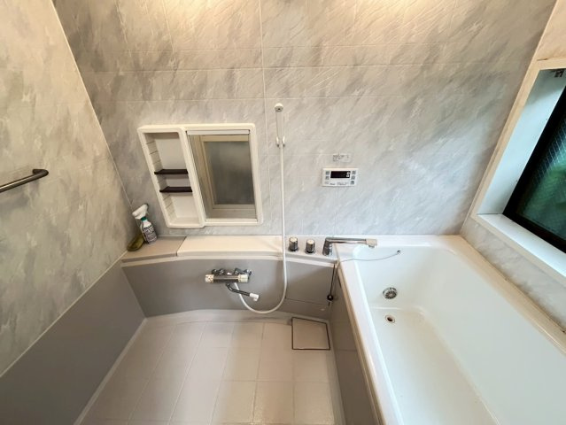 【浴室】 | 【眺望良し】桐生市堤町1丁目　4LDK