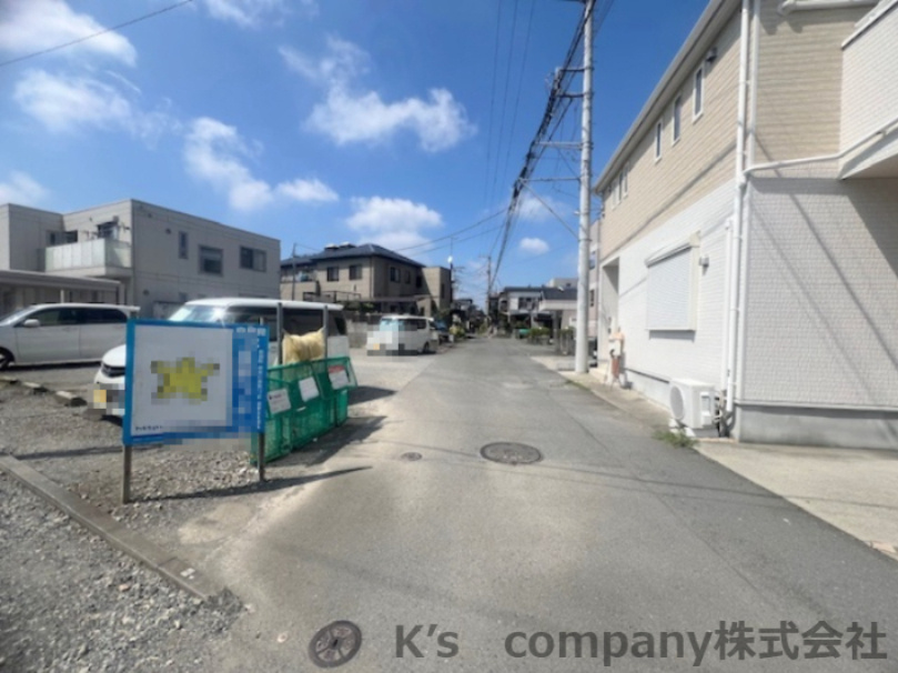 高座郡寒川町岡田6丁目　建築条件なし　売地の前面道路含む現地写真|前面道路は交通量が少なく静かな印象です◇