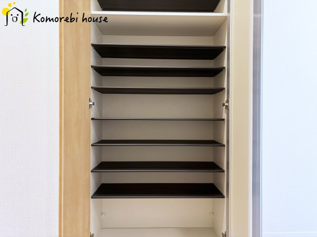 さいたま市西区三橋　第1期　新築一戸建て　リナージュ　02の収納|沢山収納出来るシューズクローゼットです