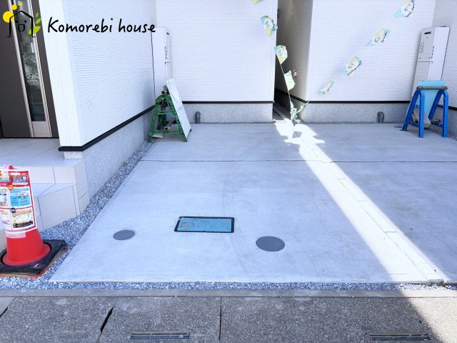 さいたま市西区三橋　第1期　新築一戸建て　リナージュ　02のその他|運転席から玄関が近い駐車場です