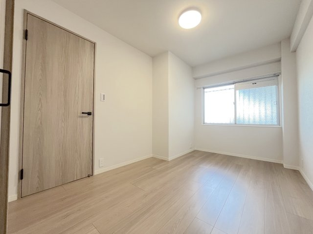 日商岩井福陵マンションの洋室