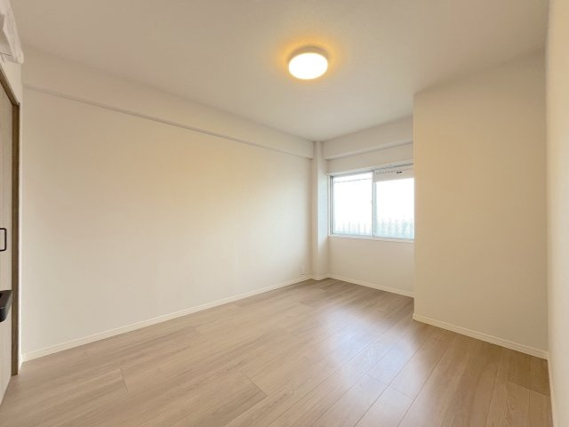 日商岩井福陵マンションの洋室