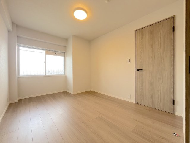 日商岩井福陵マンションの洋室