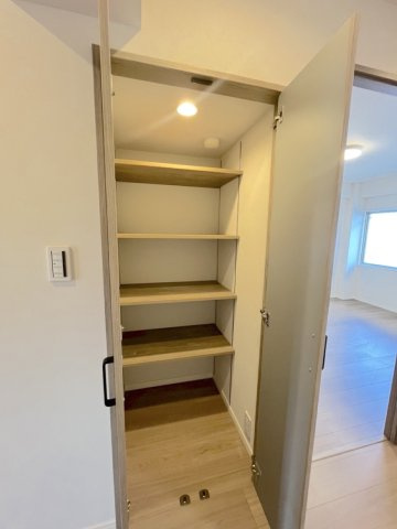 日商岩井福陵マンションの収納