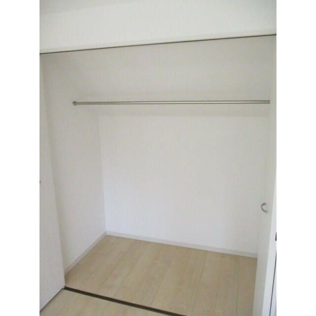 天神町２丁目貸家２号棟の収納