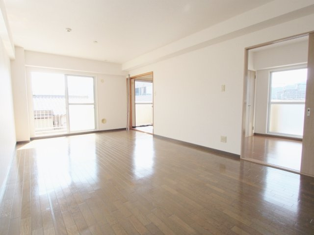 セゾン川内の居間・リビング