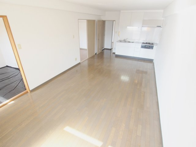 セゾン川内の居間・リビング