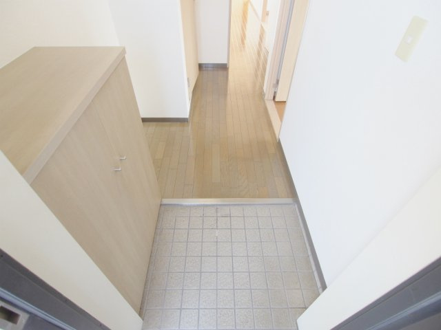 セゾン川内の玄関