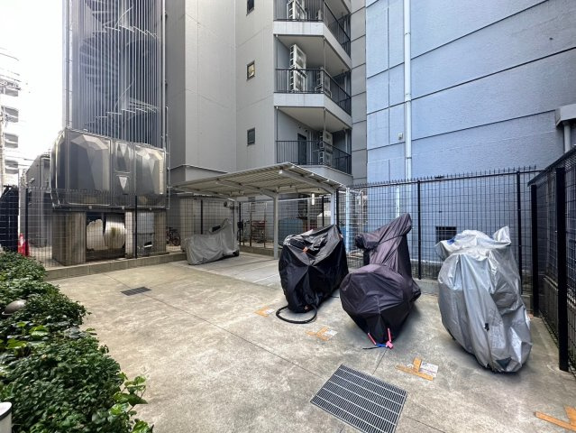 プレサンス池下トレス　名古屋市賃貸　仲介手数料無料の駐車場