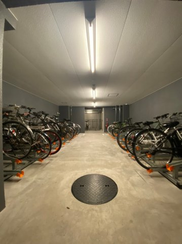 プレサンス鶴舞ファースト　名古屋市賃貸　仲介手数料無料の駐車場