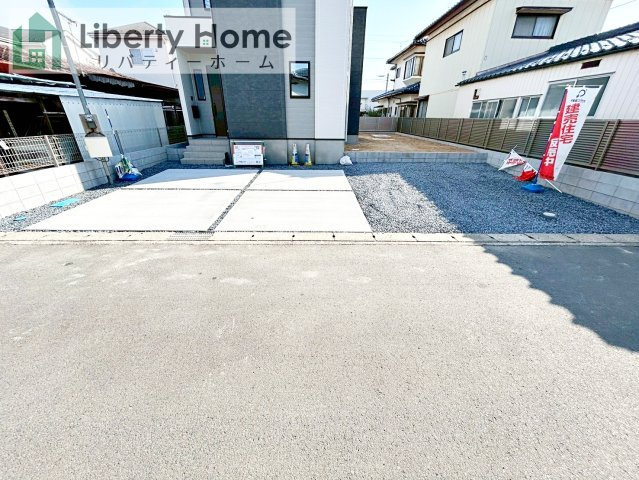 ひたちなか市津田4期　新築戸建の前面道路含む現地写真
