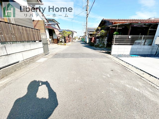 ひたちなか市津田4期　新築戸建の前面道路含む現地写真