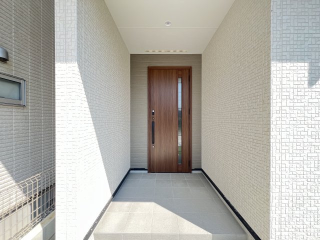 桜井西之宮24-1期全１棟の玄関|大容量のシューズボックス付き