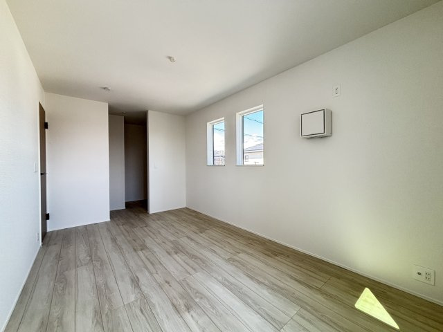 桜井西之宮24-1期全１棟の寝室|主寝室に最適な洋室7.5帖