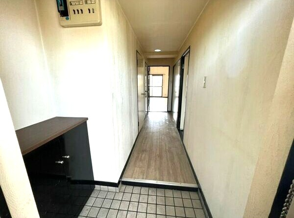 ミラベル元植田の玄関