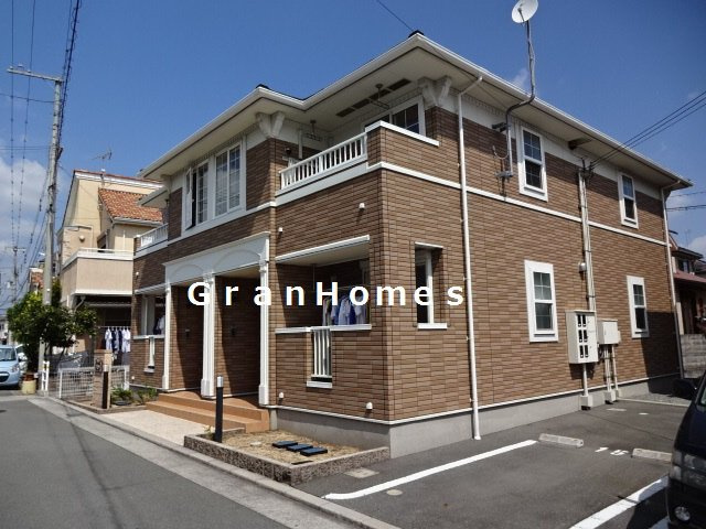 加古川市野口町坂井のアパートの外観