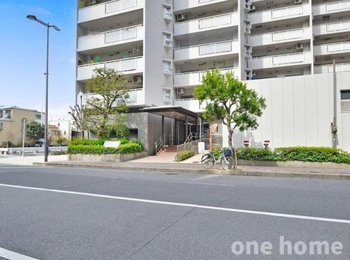 新大阪シティコーポのエントランス|◆南東角部屋につき、陽当たり・通風良好！
◆13階建て11階部分につき、眺望良好です！