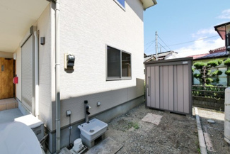 【周辺】 | 建物東側　物置付き