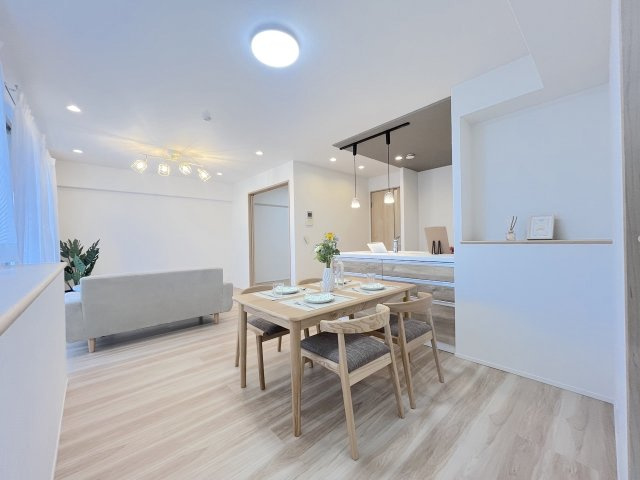 アーバンパレス春日一の谷の居間・リビング