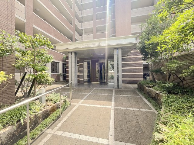 アーバンパレス春日一の谷のエントランス