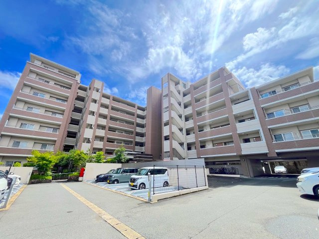 アーバンパレス春日一の谷の外観