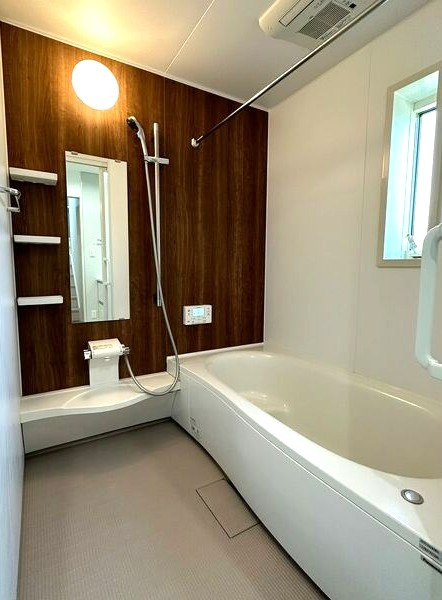 東加賀野井戸建の浴室