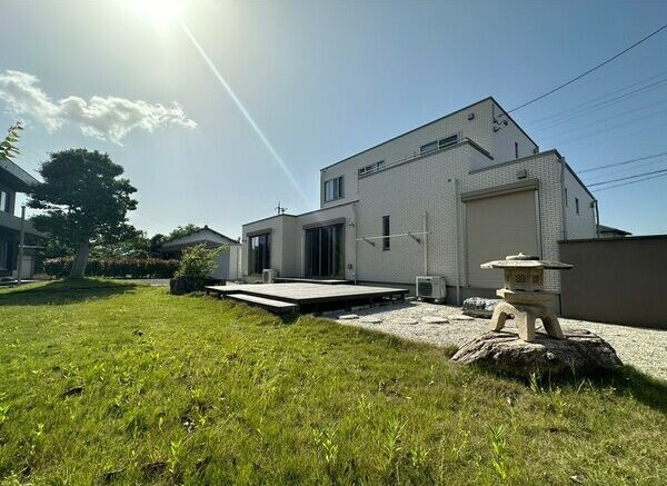 東加賀野井戸建の庭