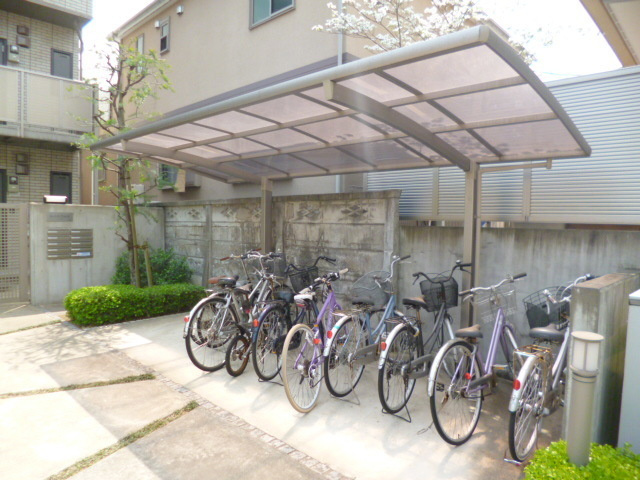 コーナス　フロリダのその他共用部分|★自転車駐輪場です★　★自転車で中央線まで１０分程度です♪