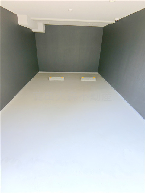 ルネサンスコート蒲田の駐車場|平置き駐車場33.000円　バイク置き場5.500円　空き状況はお問合せ下さい。