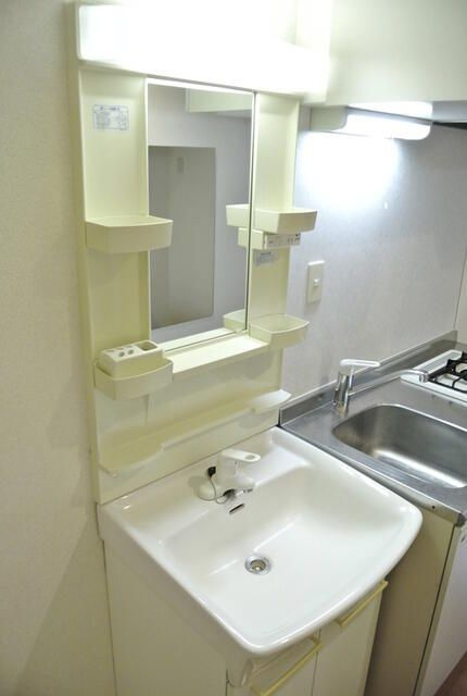 グランヴァン銀座東の独立洗面台