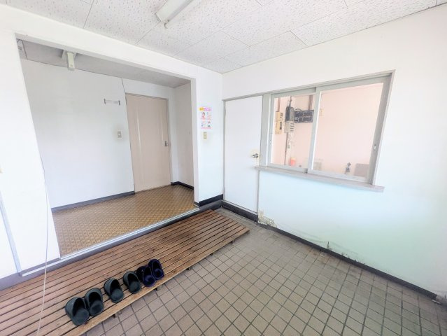 刈谷寮(1棟)の玄関