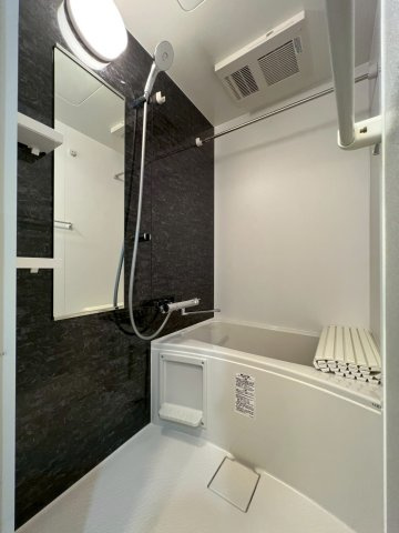 ルネフラッツ庄内通駅前　名古屋市賃貸　仲介手数料無料の浴室