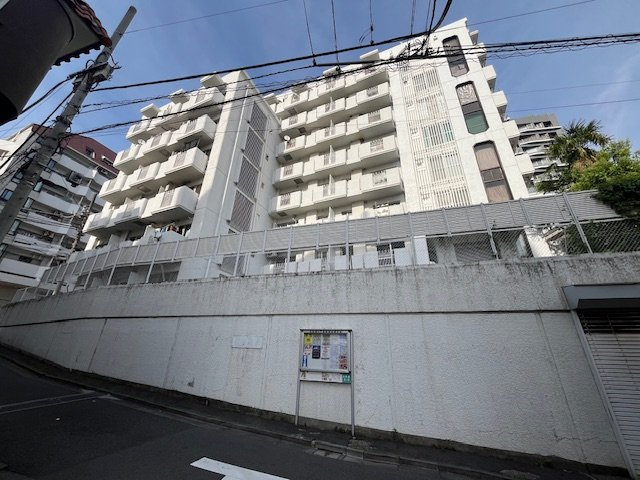 ヴェラハイツ新宿の外観