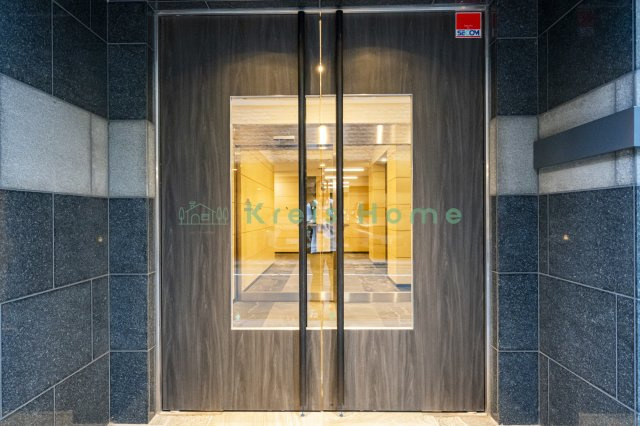 ジーベック人形町エグゼのエントランス