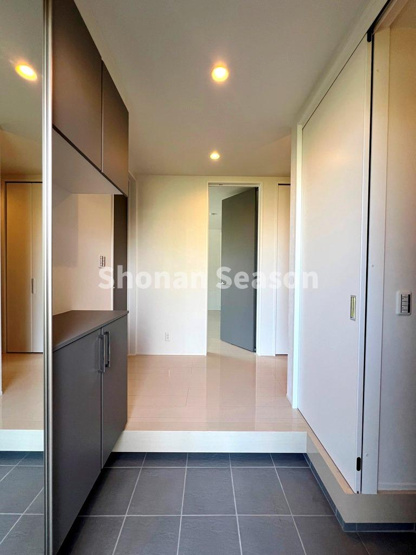 【玄関】 | ご家族分の靴もしっかり収まる収納力◎来客時も安心です！