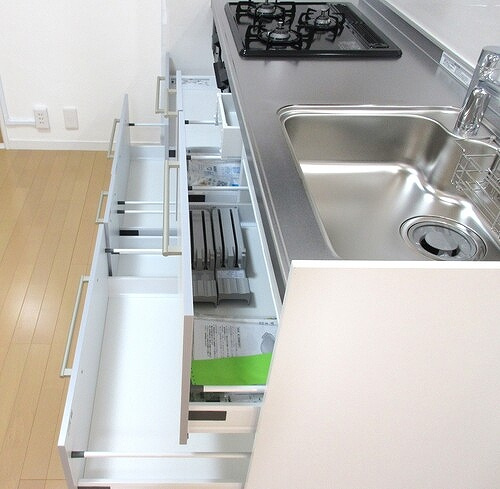 ライオンズマンション鶯谷第３の収納|キッチン　下部収納