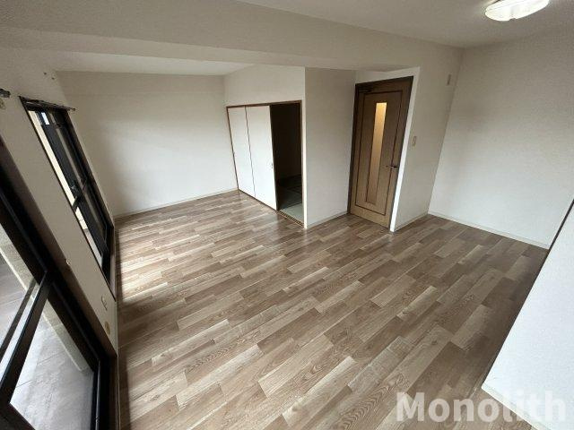 パストラル和泉の居間・リビング