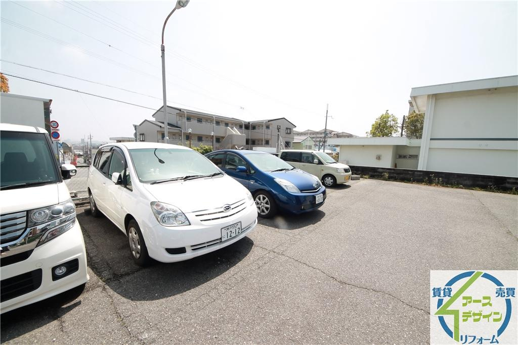 道本グリーンハウスの駐車場