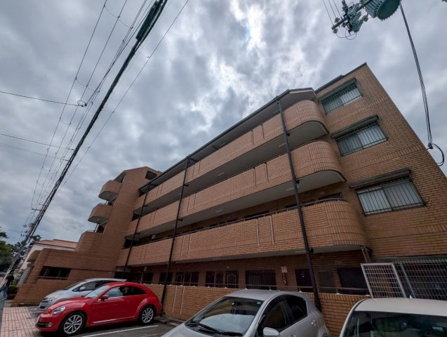 長興寺こよしマンションの外観