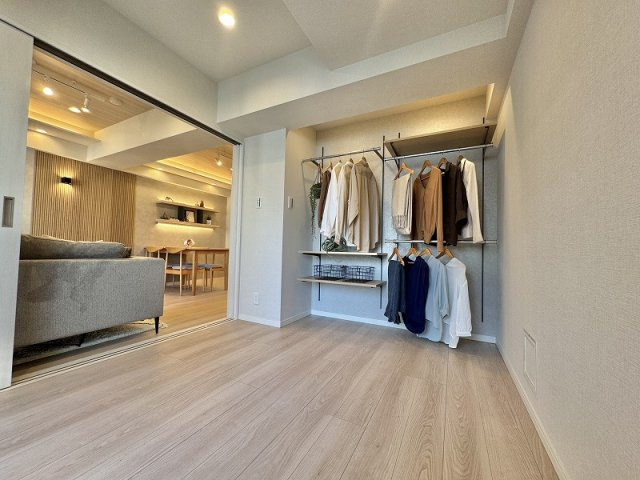 【居間・リビング】 | ★仲介手数料無料★グローリア初穂横浜(SOHO利用可能です）