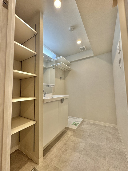 【ランドリースペース】 | ★仲介手数料無料★グローリア初穂横浜(SOHO利用可能です）