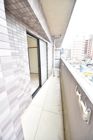 大阪市都島区東野田町１丁目の賃貸マンションのバルコニー