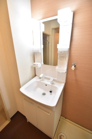 大阪市都島区東野田町１丁目の賃貸マンションの洗面所
