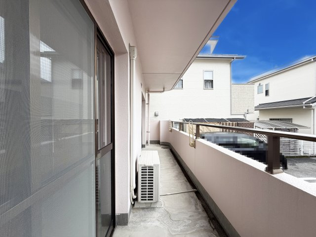 ハイツショウエイ2号館のバルコニー