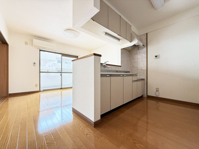 ハイツショウエイ2号館の居間・リビング