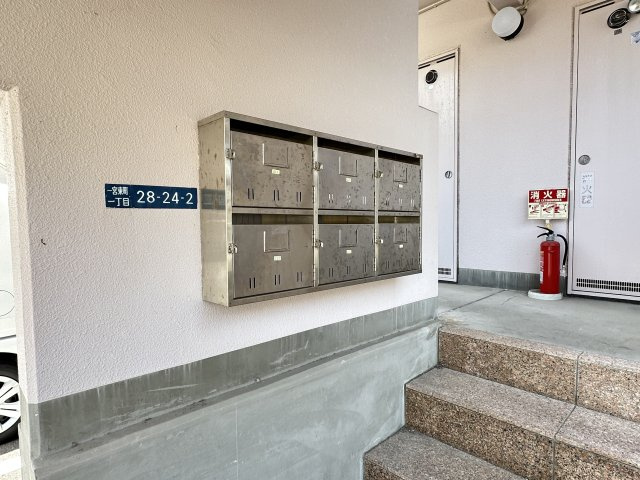 ハイツショウエイ2号館のエントランス